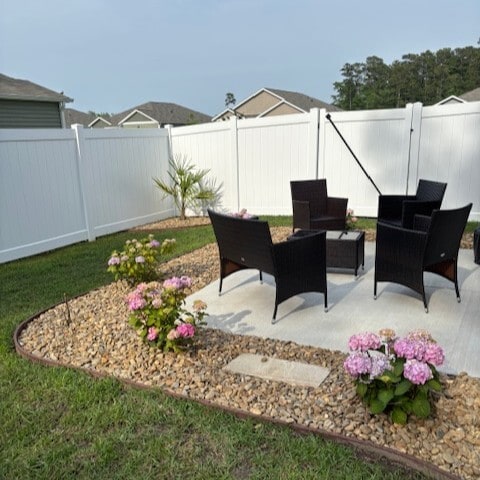 Building Photo - 456 Samara Dr