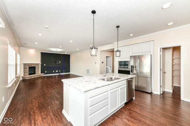 Building Photo - 5825 Sheffield Ln