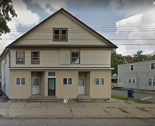 Primary Photo - 1115 Oliver St