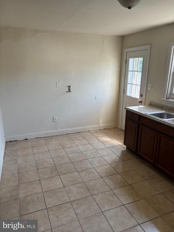 Building Photo - 616 E Moore St