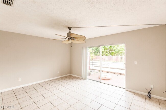 Building Photo - 1123 SW 48th Terrace