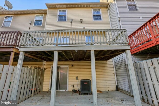 Building Photo - 1305 Riverwood Way