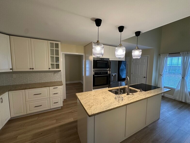 First Floor Kitchen - 5605 Eagle Lake Dr