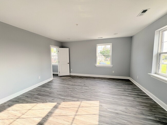 Building Photo - 6710 Hudson St