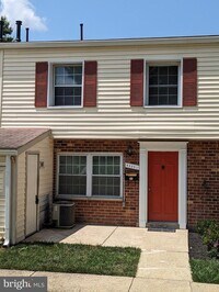 Building Photo - 9225 Bridle Path Ln
