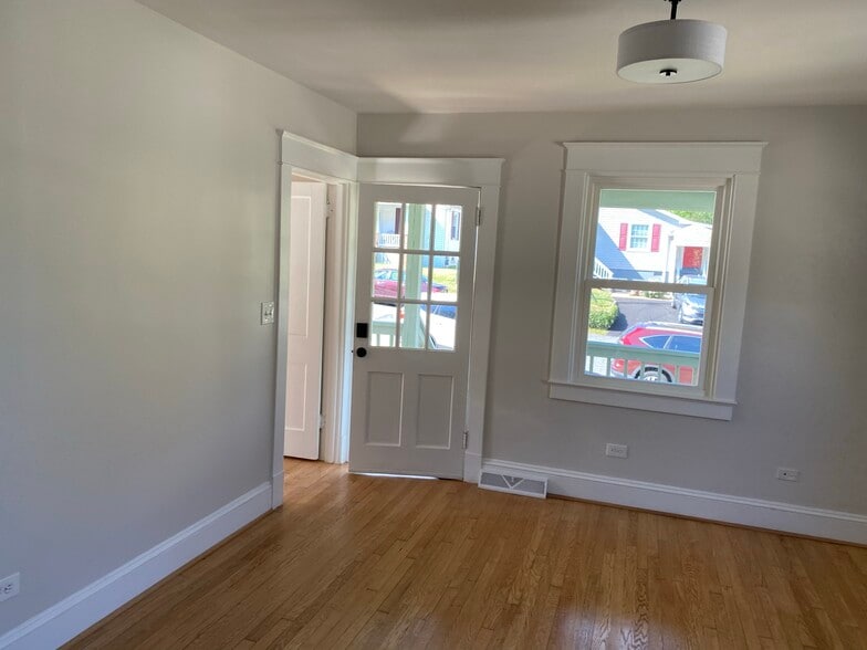 Living Room - 613 Blenheim Ave