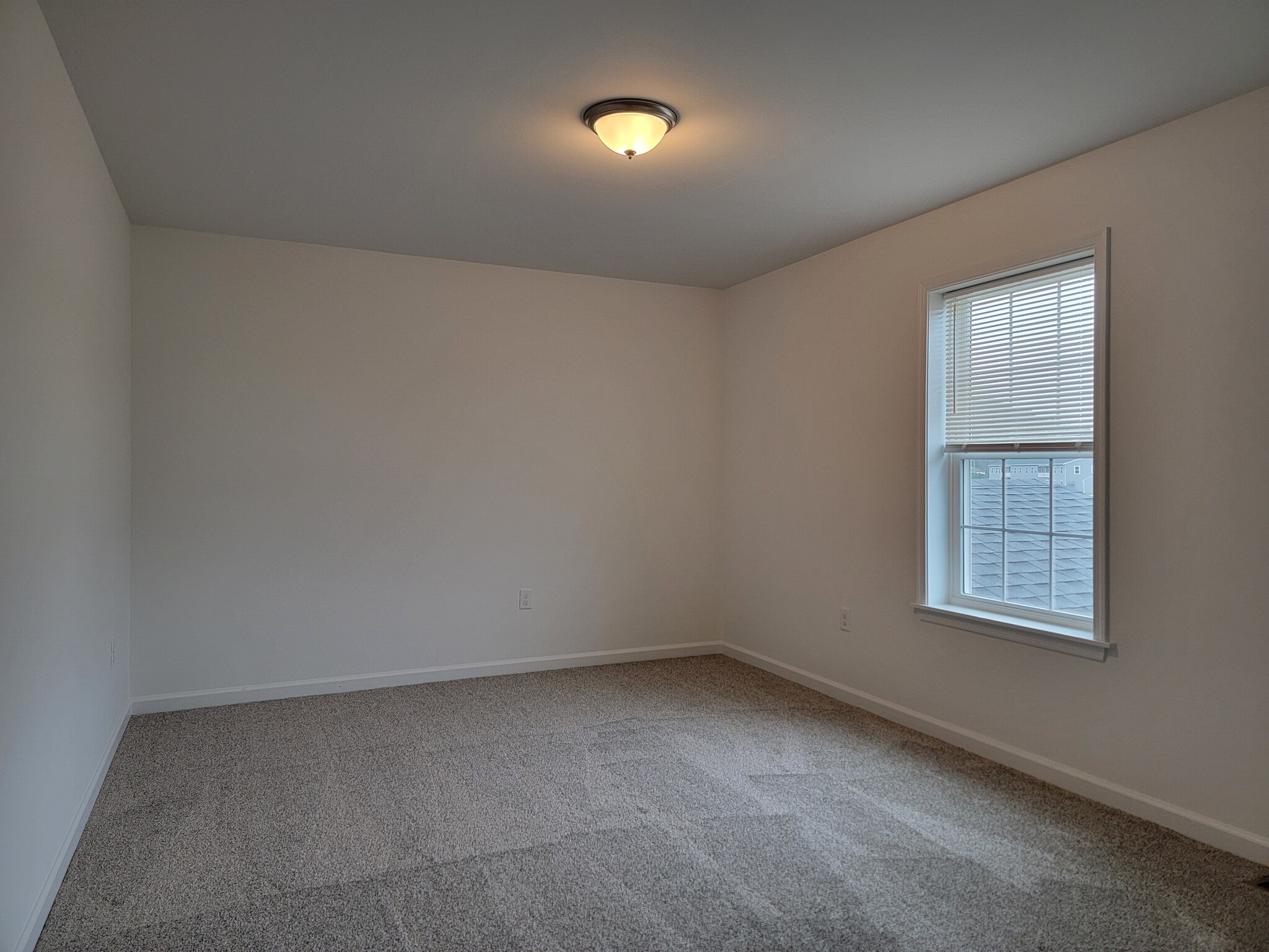 Building Photo - 140 Robert Cir