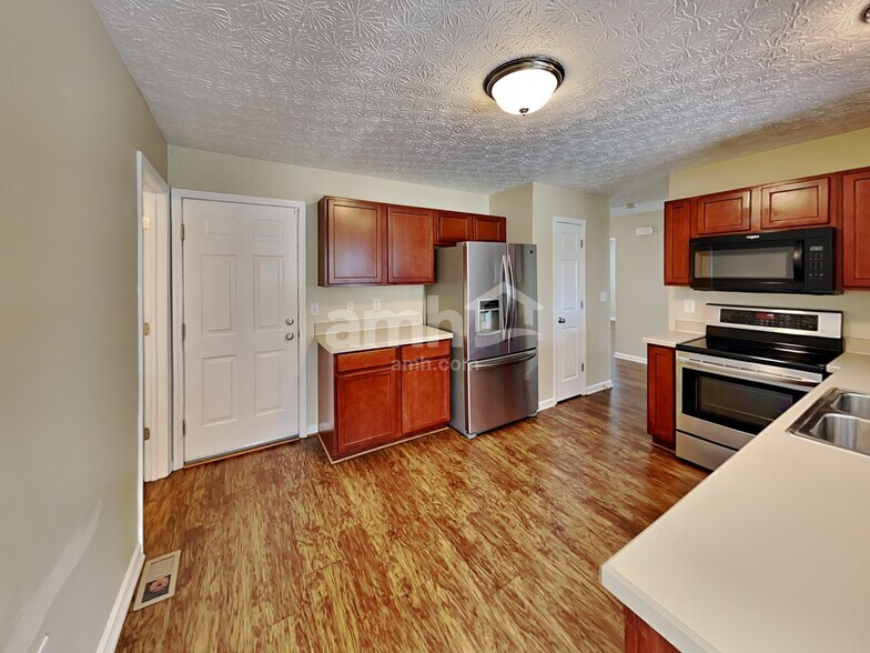 Building Photo - 227 Merriston Cir