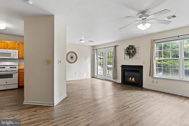 Building Photo - 149 Cardinal Ln