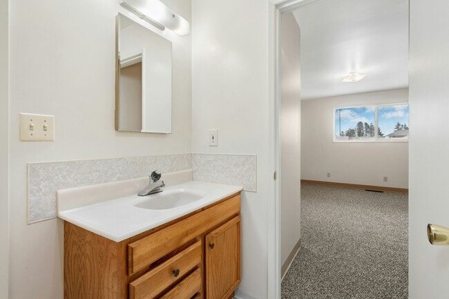 Building Photo - 3bd/2ba Seattle Home