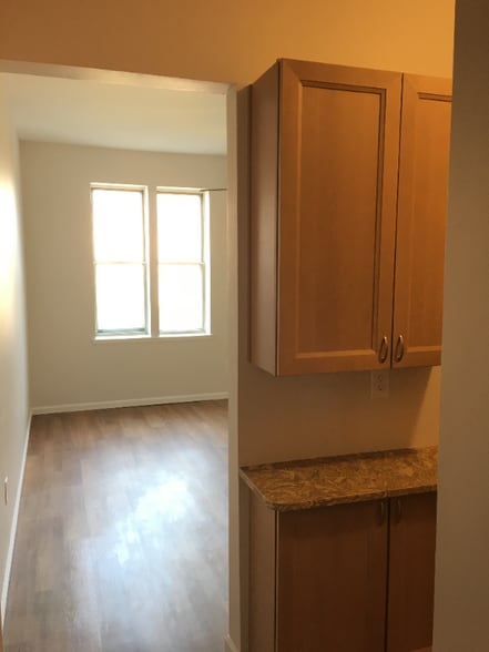 Building Photo - 810 St Paul St