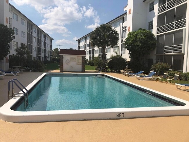 Building Photo - 4500 N Flagler Dr