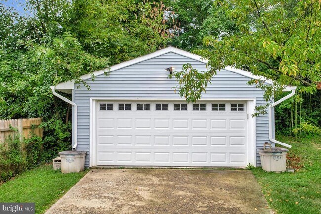 Building Photo - 509 Denham Rd