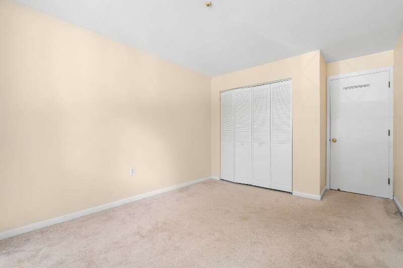 Building Photo - 28 Fernview Ave