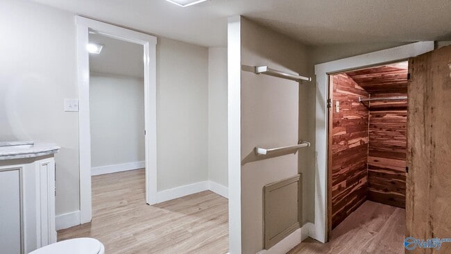 Building Photo - 4033 Lucerne Dr SE