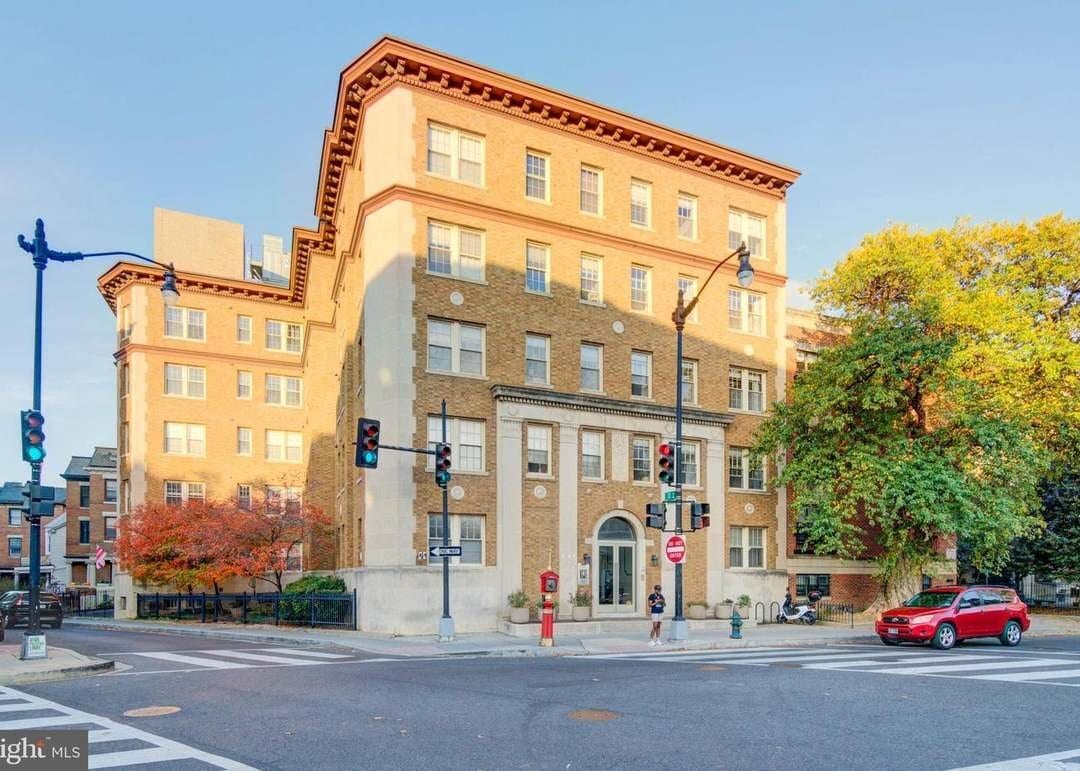 Building Photo - 1673 Park Rd NW