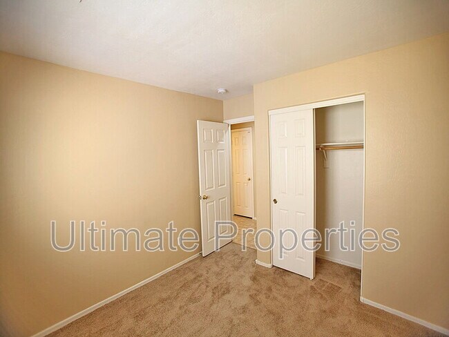 Building Photo - 2333 W Maldonado Dr
