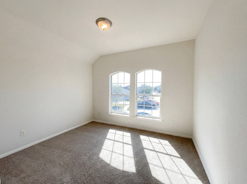 Building Photo - 200 Rippling Creek Ln