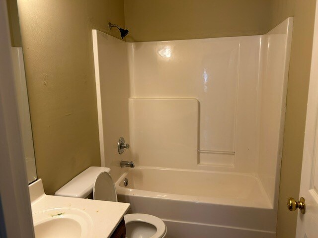 Building Photo - 224 Kendale St