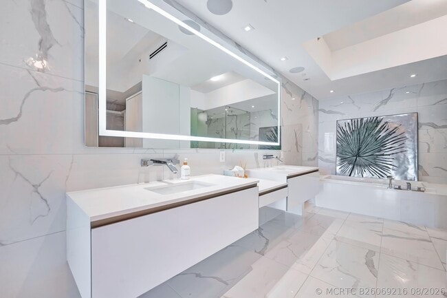 Building Photo - 5000 Island Estates Dr