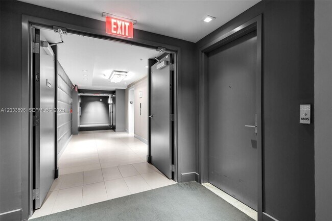Building Photo - 300 Sunny Isles Blvd