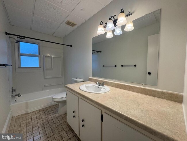 Building Photo - 4611 Eaton Pl