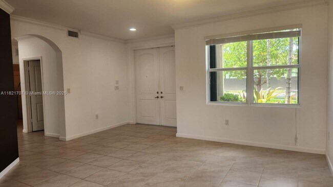 Building Photo - 25309 SW 118 Ct