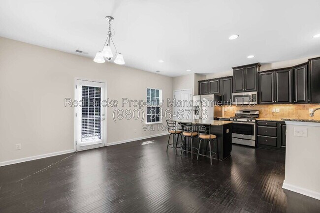 Building Photo - 2306 Rachelwood Dr