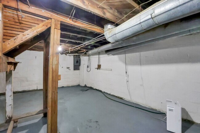 Building Photo - 2545-2547 Sullivant Ave