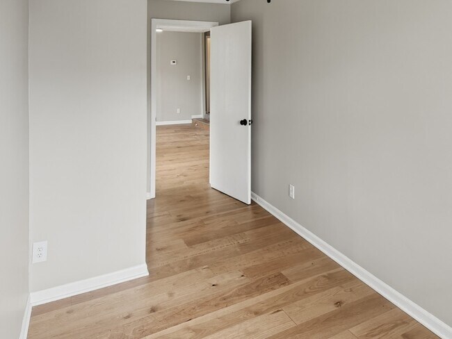 Building Photo - 1321 Hermes Ave