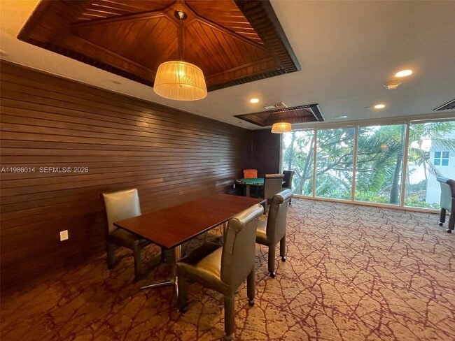 Building Photo - 20281 E Country Club Dr