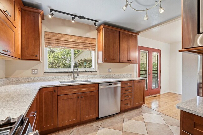 Building Photo - $2,740.95, 4 Beds - 3 Bath, Single Family Home in Denver with Washer and Dryer!