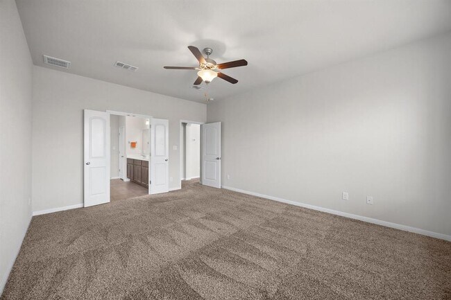 Building Photo - 5636 Sacco St