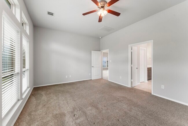 Building Photo - 156 Buckeye Dr