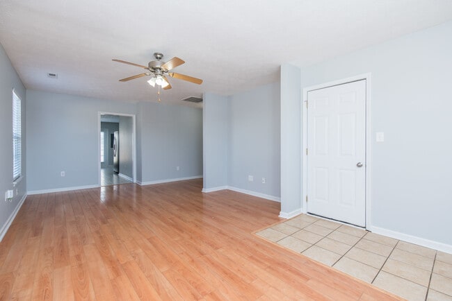 Building Photo - 111 Santa Monica Dr