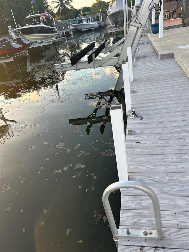 Building Photo - 826 Bonito Ln