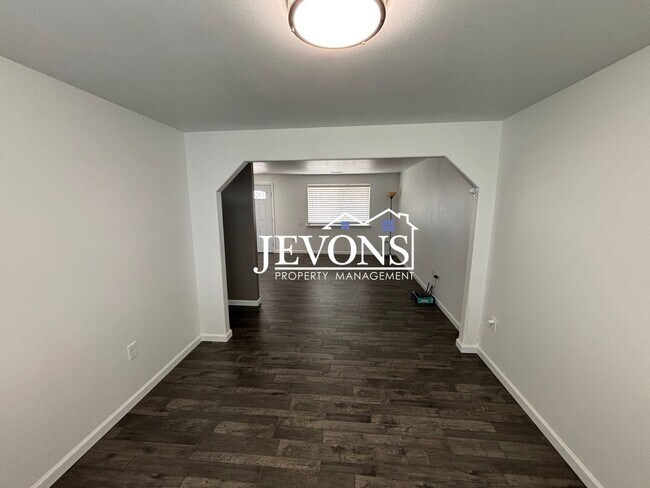 Building Photo - $1,250 Rent Credit - Charming 4-bedroom ho...