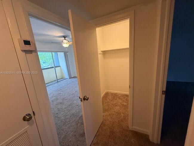 Building Photo - 8713 SW 137th Ave