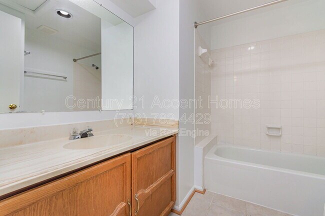 Building Photo - 29 S Floyd St