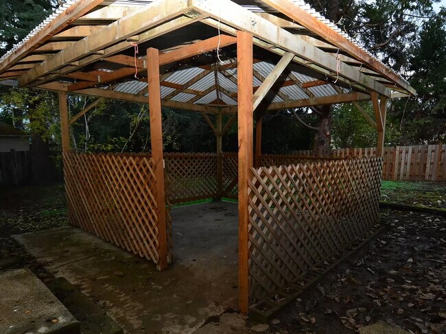 Building Photo - 365 W Birch Ct