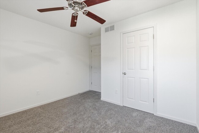 Building Photo - 421 S Village Cir