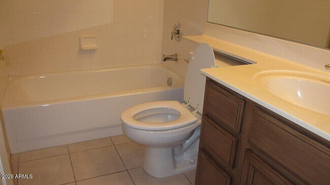 Building Photo - 2471 W Hemlock Way