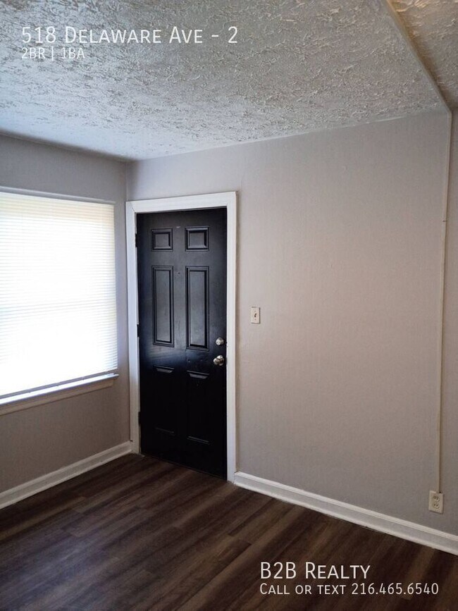 Building Photo - 518 Delaware Ave