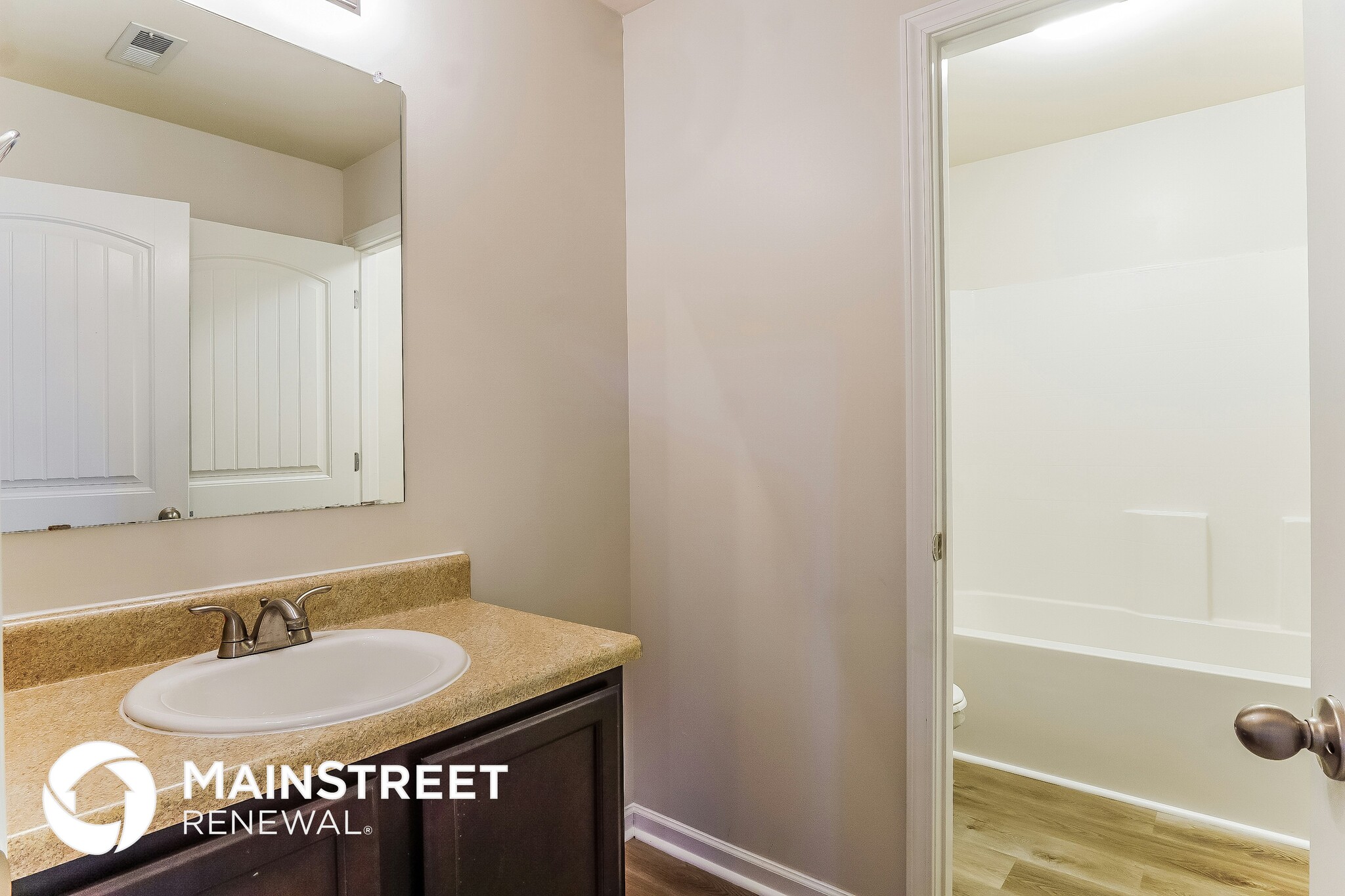 Building Photo - 4807 Woodford Cir