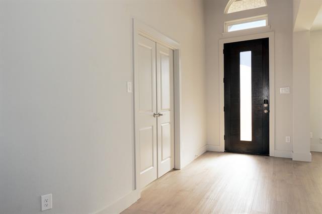 Building Photo - 3743 Milwaukee Ave