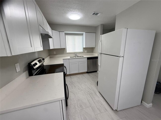 Building Photo - 124 Cory Ln