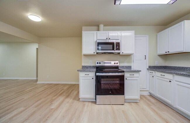 Building Photo - 6510 Cherrydale Dr