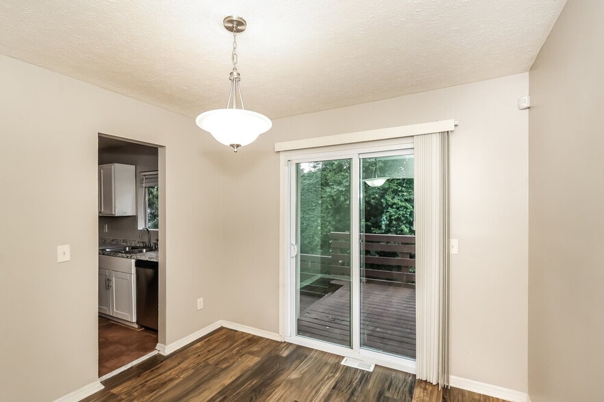 Building Photo - 4522 Doral Dr SW