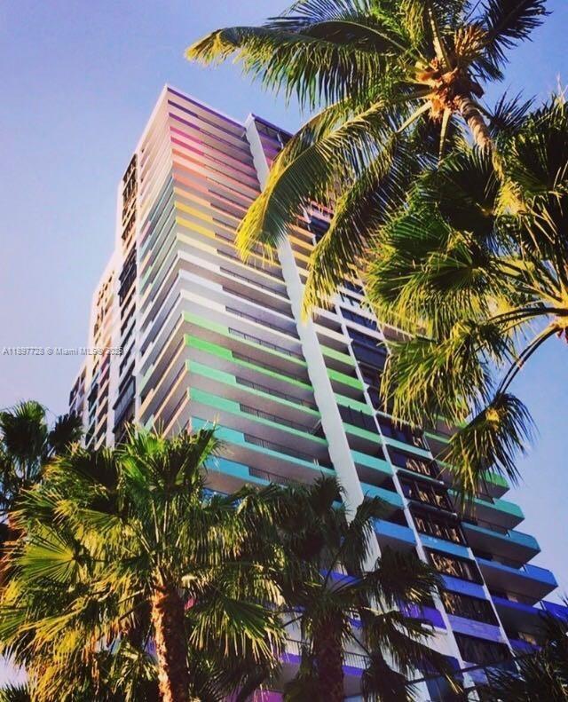 Building Photo - 1581 Brickell Ave