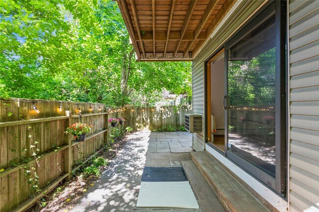 Building Photo - 28 Hillside Terrace